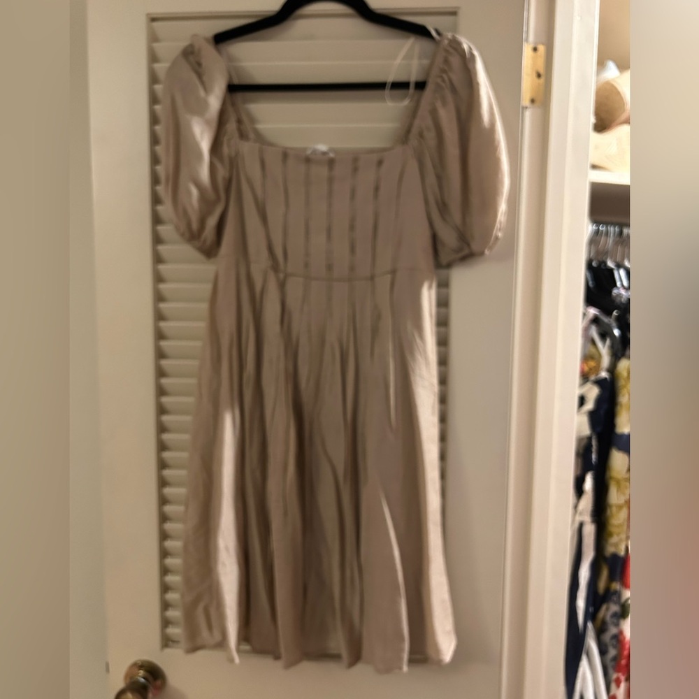 Women’s Cream Puff-Sleeve Square-Neck Dress